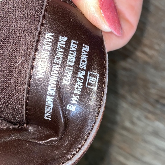 Covington size 7 ladies leather booties - Picture 3 of 5